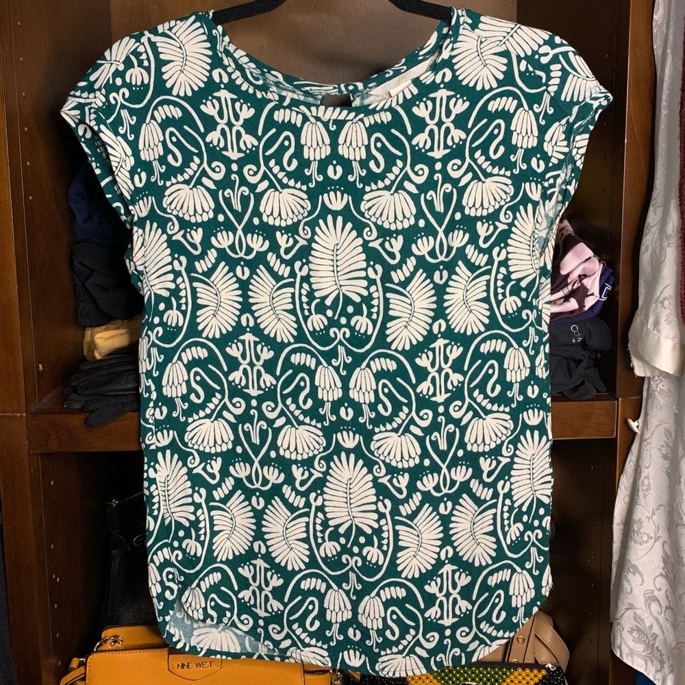 H&M green and white palm tree pattern top